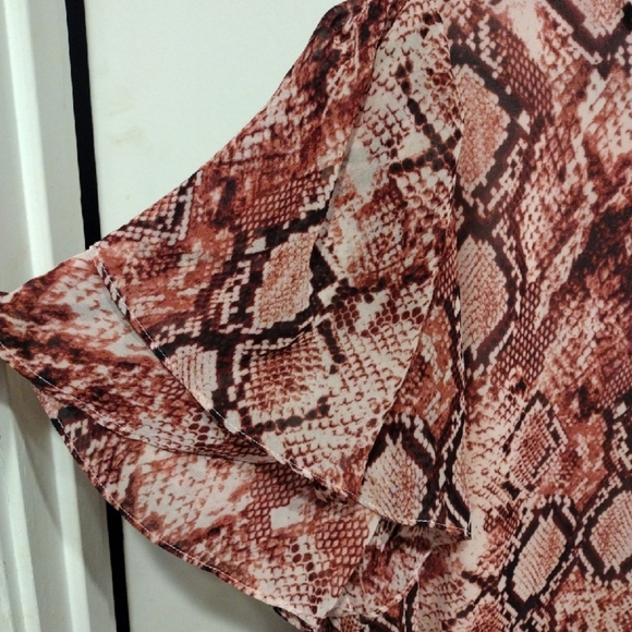 Vince Camuto Women's Pink Chiffon Snakeskin Print Top Sz 3X-Career Event Mobwife - Picture 3 of 6